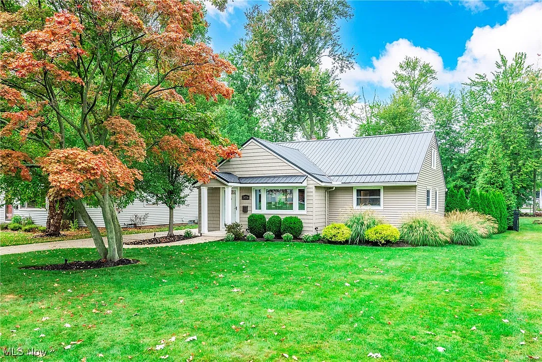 24336 Smith Ave photo 1