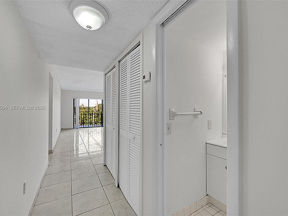 3rd image of 650 NE 149th St APT 406A