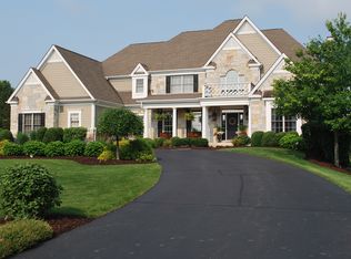 24526 N Harvest Glen Rd, Cary, IL 60013