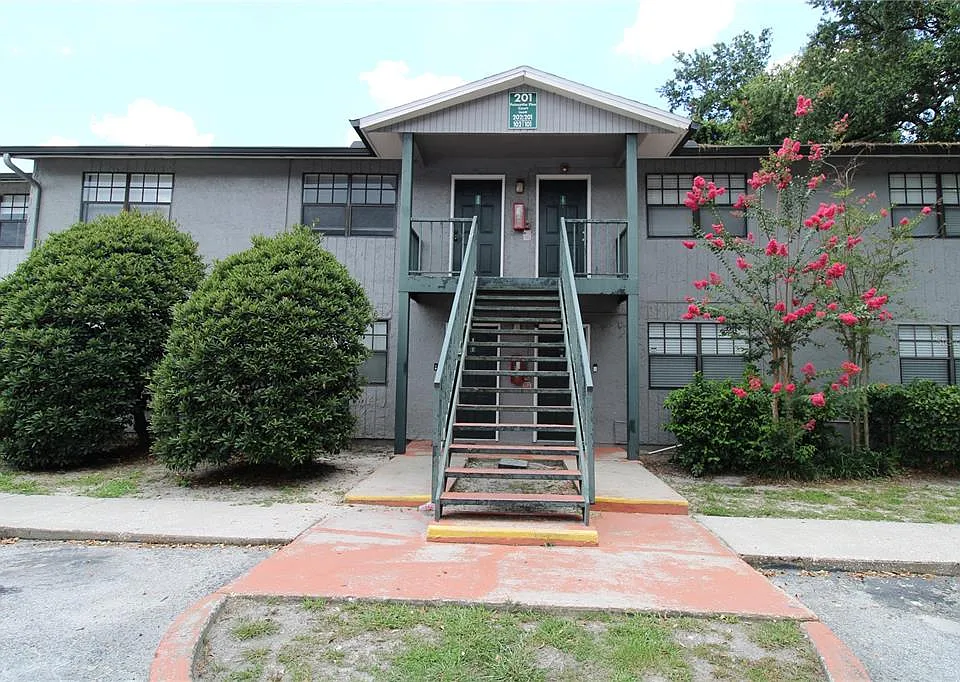 201 Poinsettia Pine Ct #202