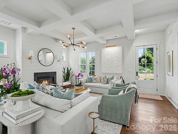 4th image of 2028 Eaton Rd