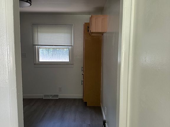4th image of 2809 Spruce St #2827