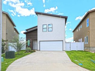 104 Deer Path Loop, Laredo, TX 78045