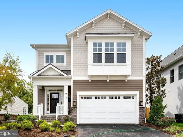 1018 19th St S, Arlington, VA 22202