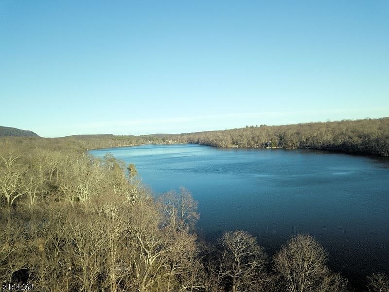 1st image of 908 Fairview Lake Ln W