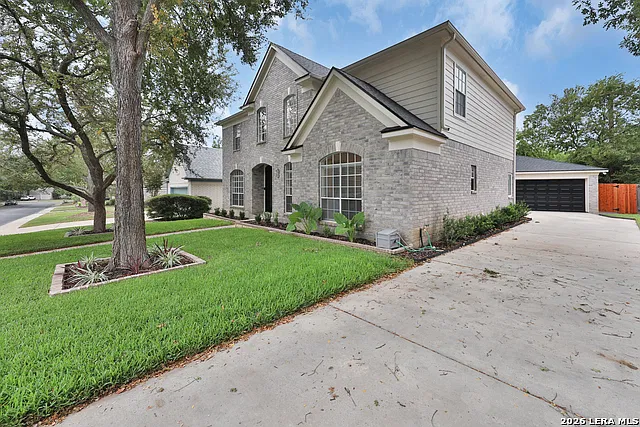 4 bed, 2.5 bath, 2819 sqft, $3,000 — Photo 3