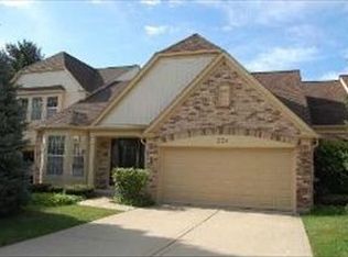 224 Lorraine Cir, Bloomingdale, IL 60108