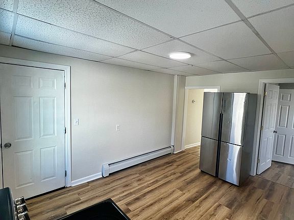 3rd image of 72 Ash St APT 2