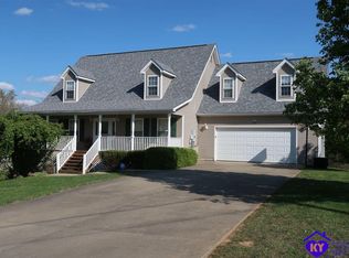 152 Shacklette Ct, Vine Grove, KY 40175