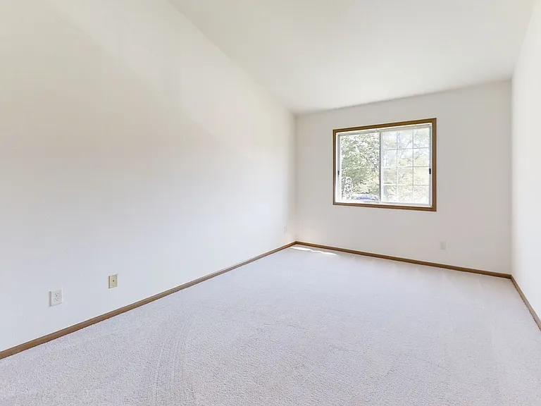 N86W14240 Fond Du Lac Ave #14240 — Photo 10
