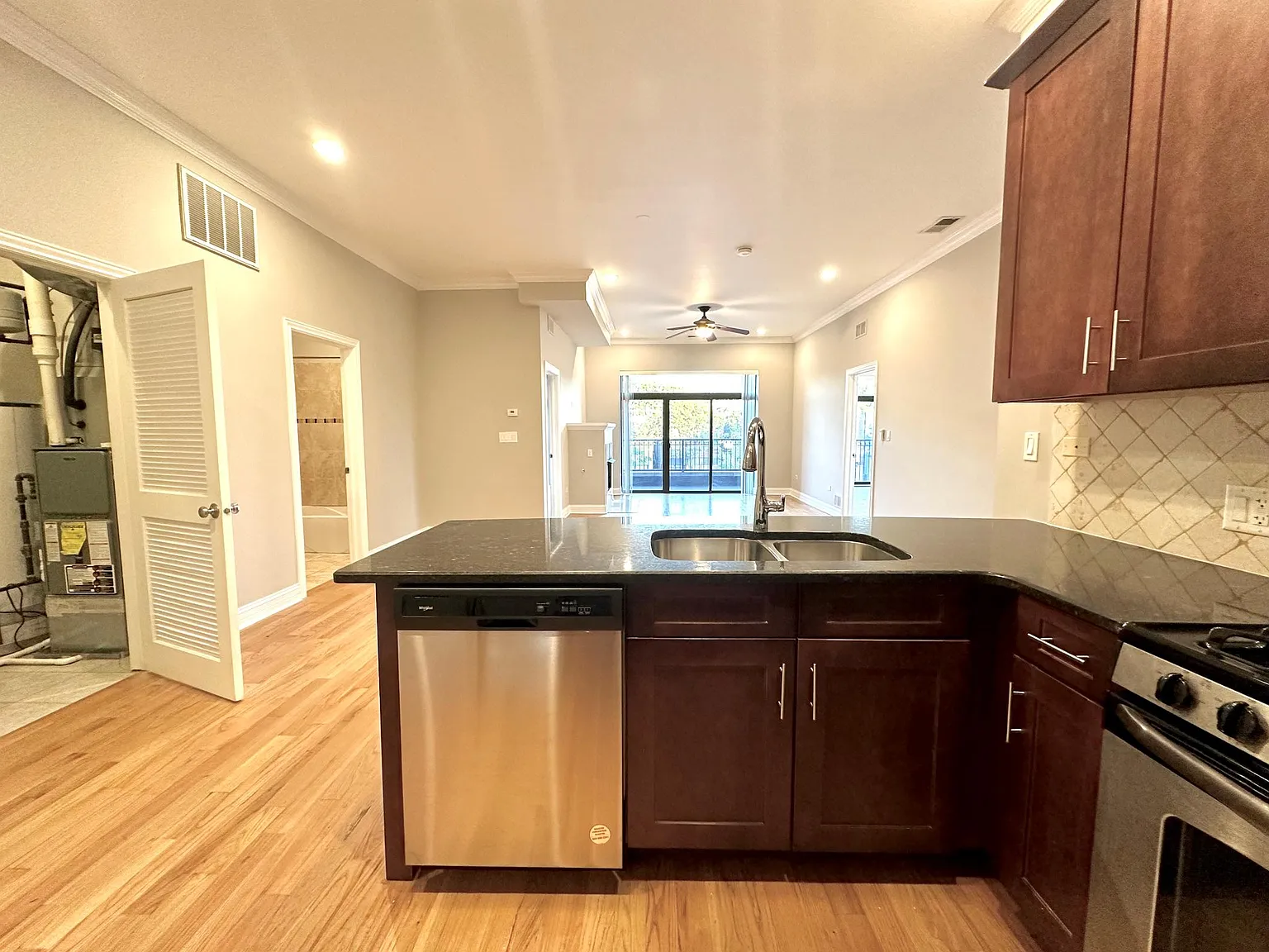 3 bed, 1534 sqft, $4,158 — Photo 3