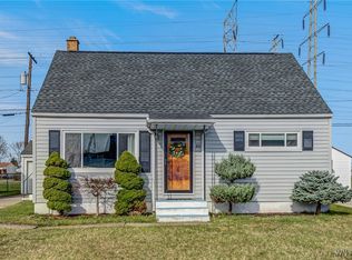 80 W Melcourt Dr, Cheektowaga, NY 14225