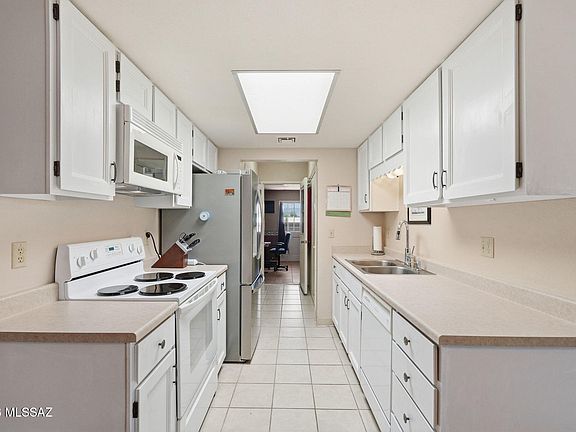 2nd image of 380 N Calle Del Brujo