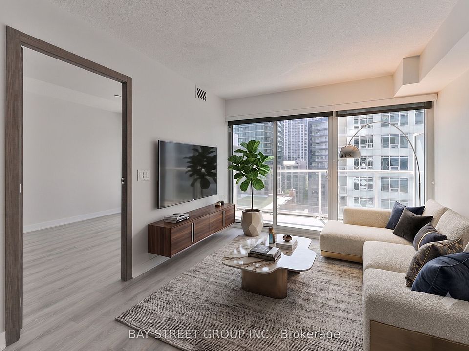 1st image of 17 Bathurst St #903