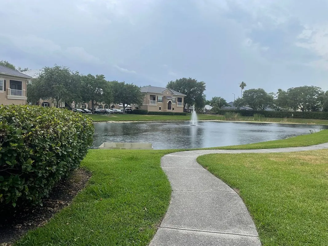 1 bed, 1.0 bath, 599 sqft, $1,665 — Photo 3