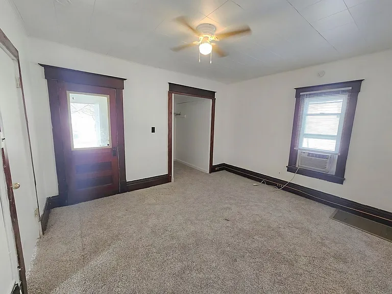 614 Douglas Ave, Des Moines, IA 50313 — Photo 1
