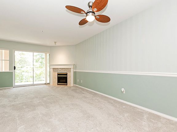 2nd image of 22722 Lougheed Hwy #302