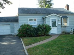 31 Storey Ln, Yonkers, NY 10710