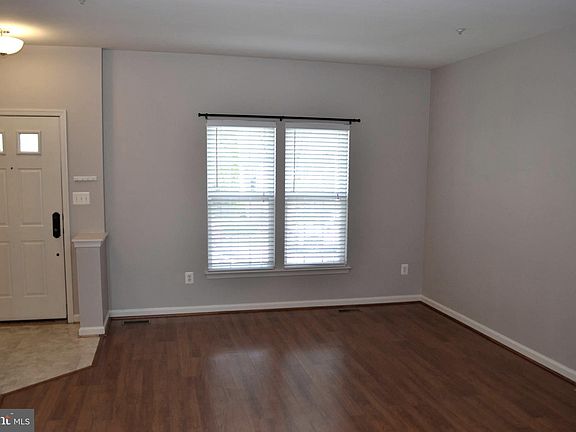 5th image of 1725 Emory St