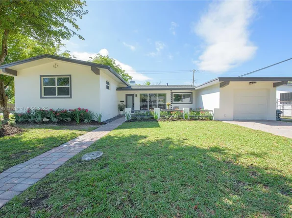 9450 Martinique Dr, Cutler Bay, FL 33189