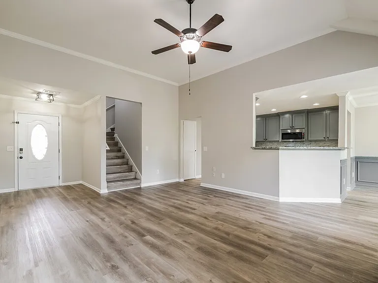 844 Pinnacle Dr — Photo 5
