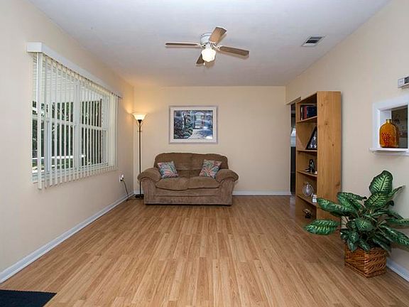 2nd image of 2040 Pleasant Acre Dr
