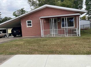 510 W College St, Harrisburg, IL 62946