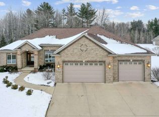 958 Faversham Way, Green Bay, WI 54313