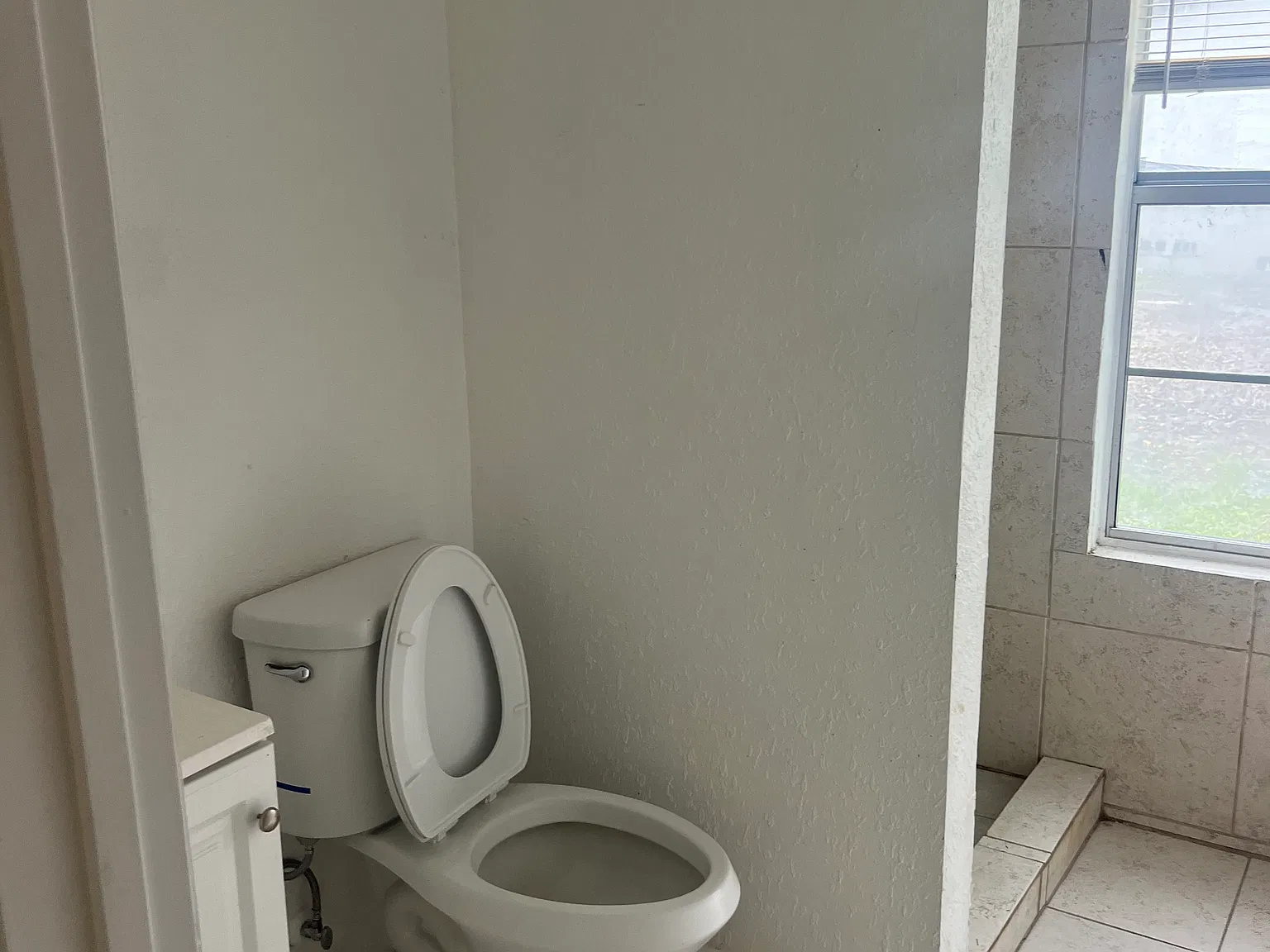 1 bed, 900 sqft, $1,000 — Photo 2