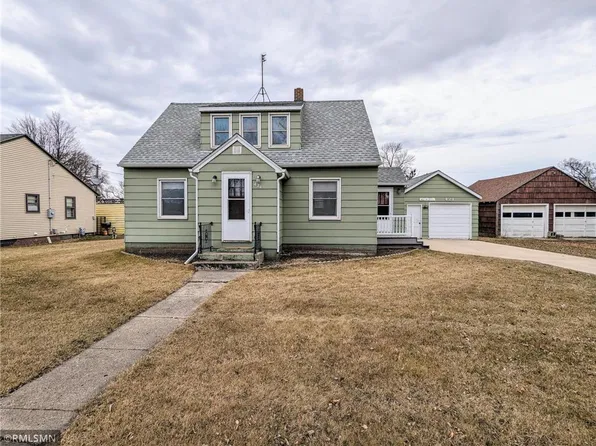 421 4th St S, Bird Island, MN 55310