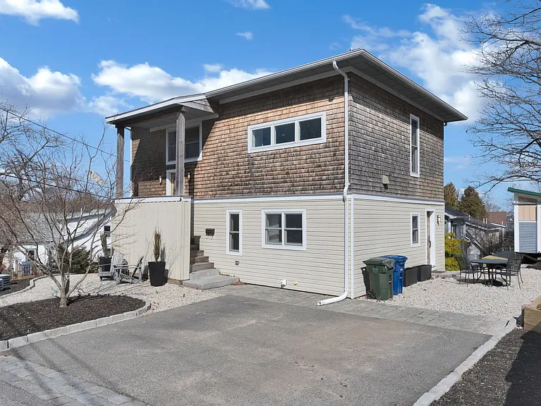 4 Gould Rd — Photo 2