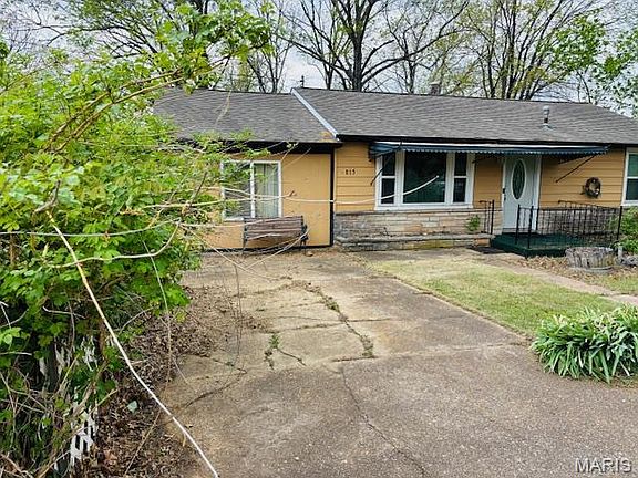 5th image of 815 Lakeshore Dr