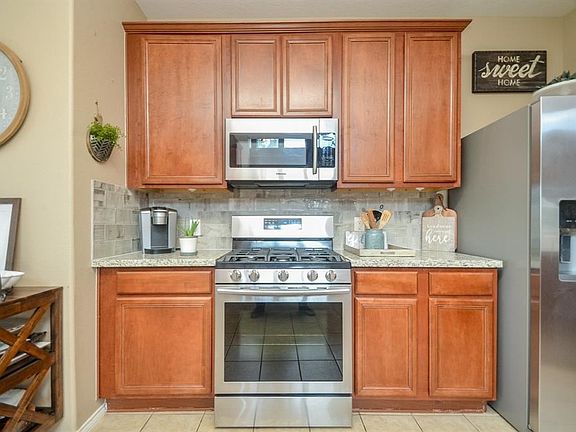 3rd image of 7202 Highland Oak Ct