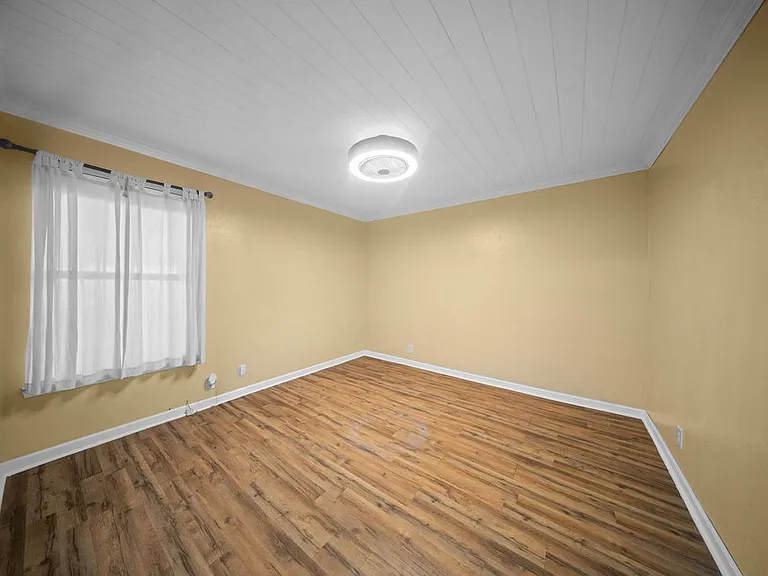 203 Farmer Dr — Photo 31