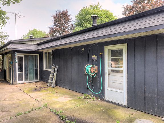 5th image of 4358 Meadow Ln
