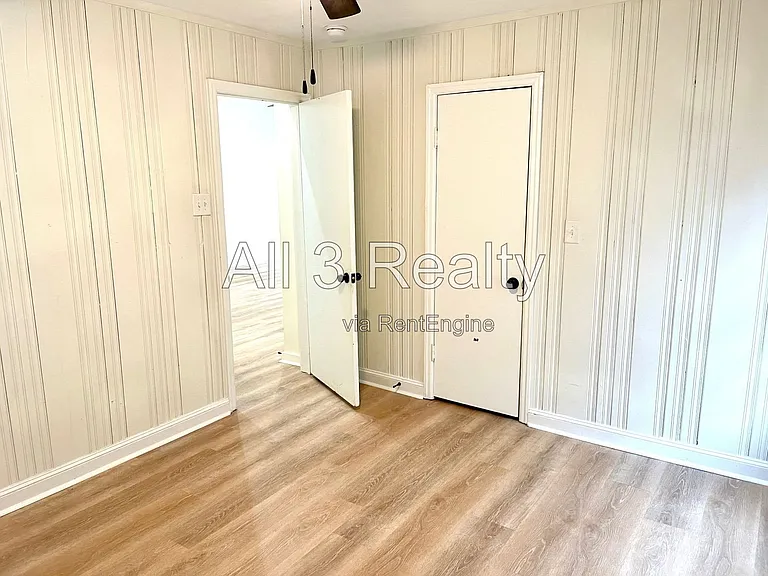 204 Bryan St — Photo 10