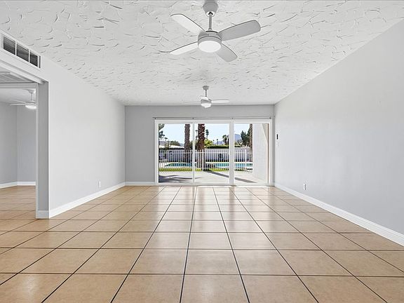 5th image of 45875 Ocotillo Dr APT 6