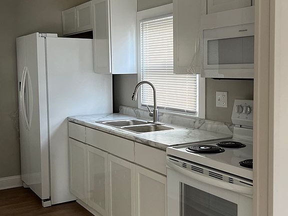 3rd image of 1201 Wade St