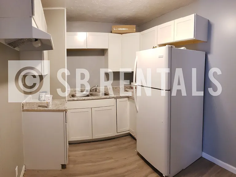 1401 Johnson St — Photo 2