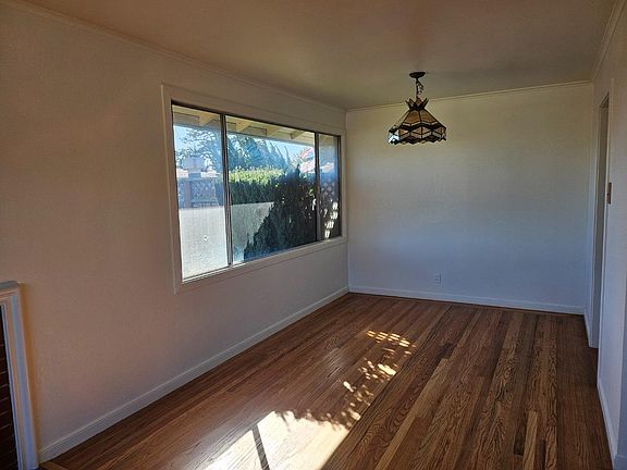 3rd image of 200 Carmelo Ln