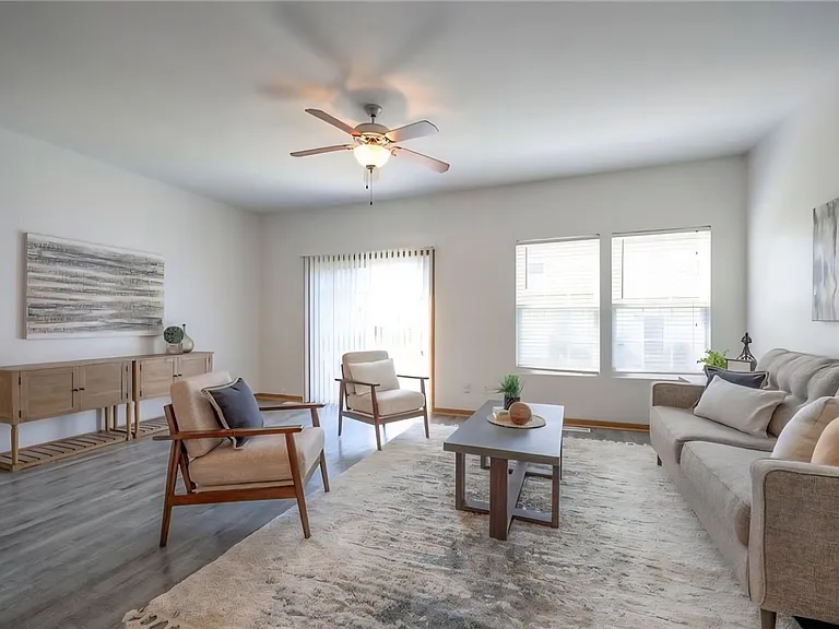 10349 Sloan Ave — Photo 10