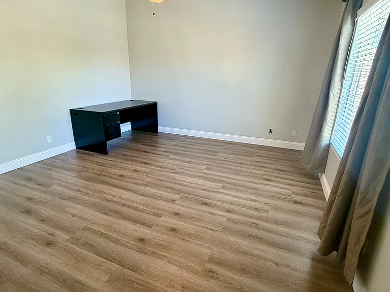 37121 Edgemont Dr — Photo 49