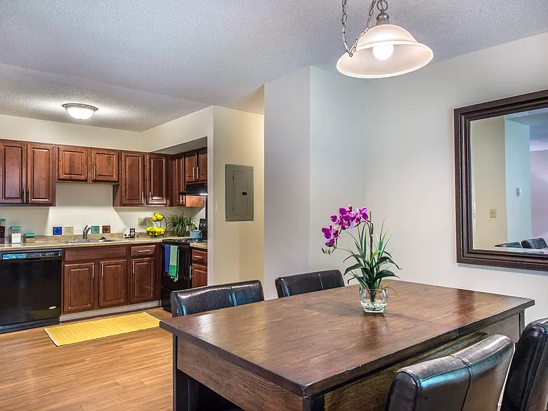 Kitchen & Dining Room