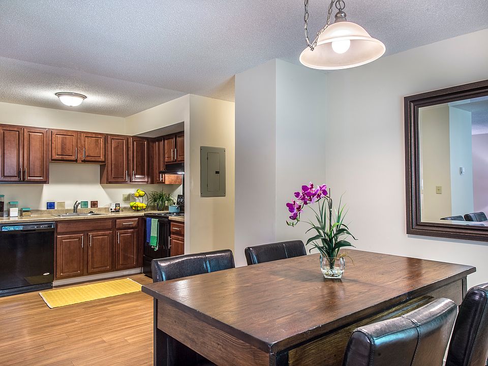 Kitchen & Dining Room