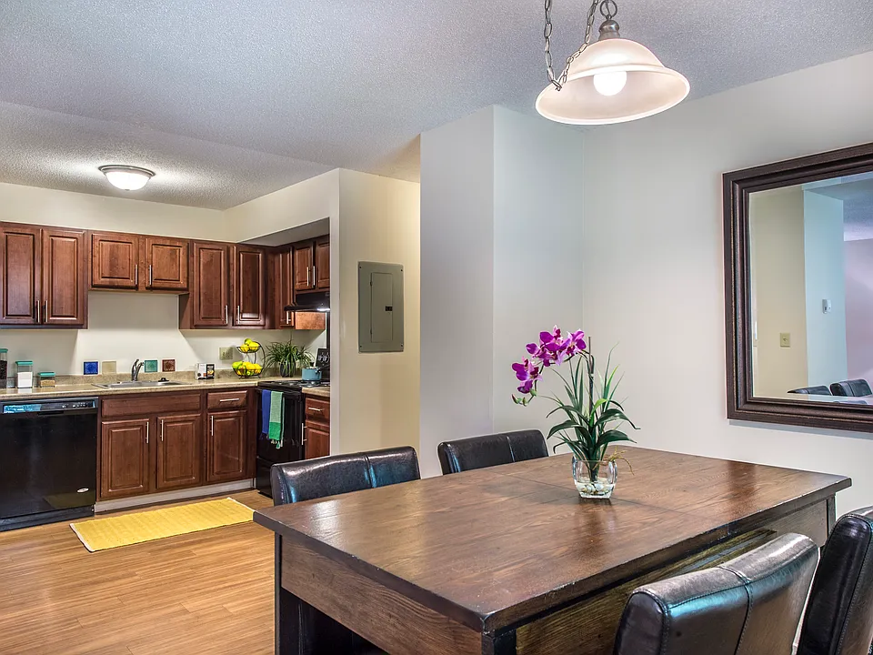 Kitchen & Dining Room