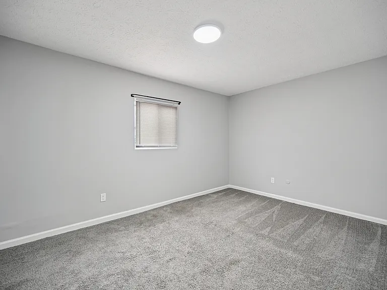 Virginia Creek Apartments — Photo 26
