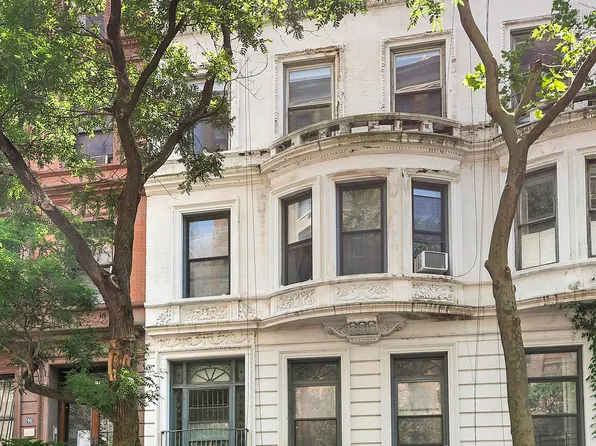 18 West 69th Street image 1 of 11