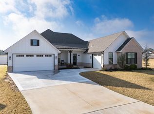 2700 Woodlawn Ct, Shawnee, OK 74804