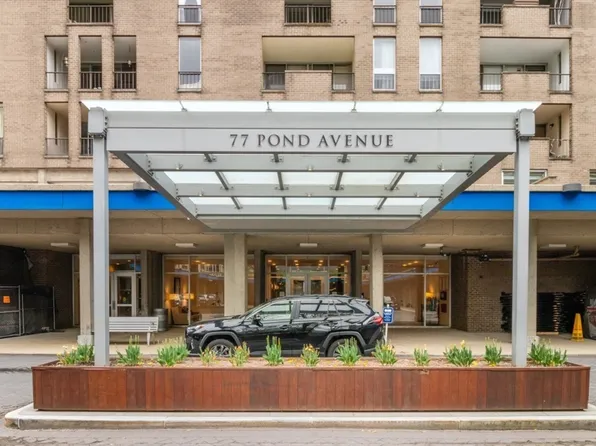 77 Pond Ave APT 612, Brookline, MA 02445