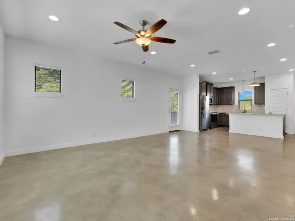 1162 N Olive St, San Antonio, TX 78202